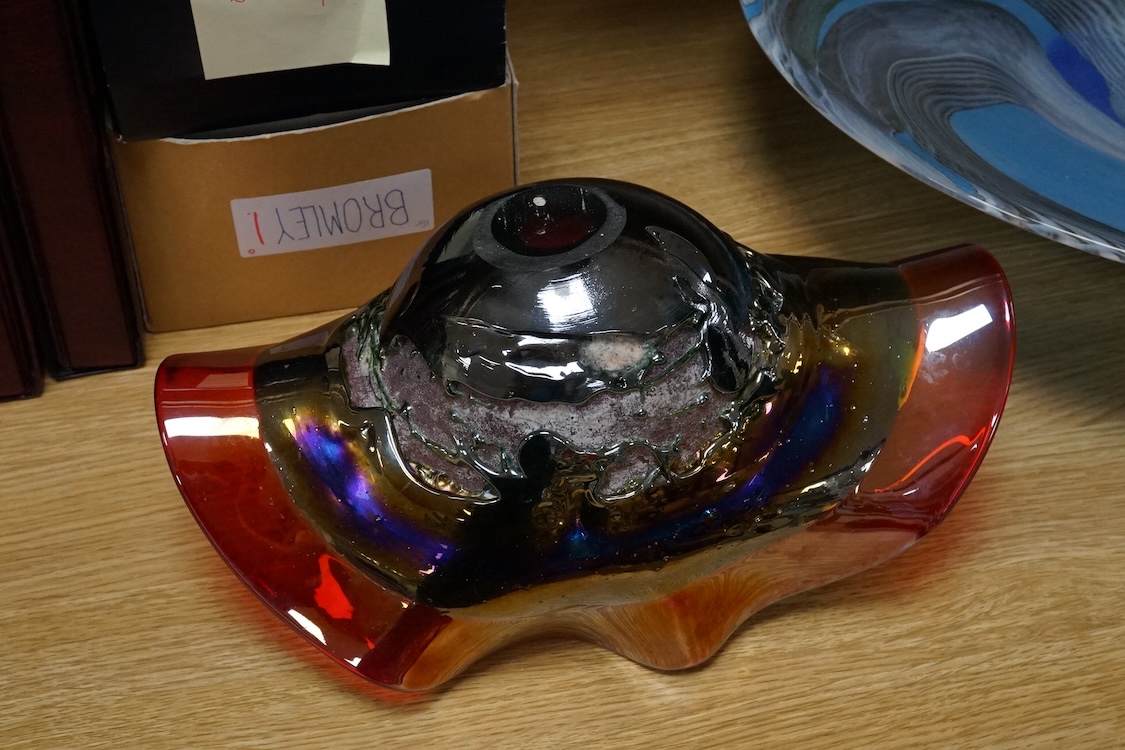 A large Svaja art glass dish and another, largest 51cm diameter